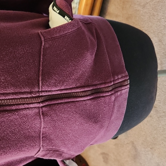PINK BY VICTORIA SECRET HOODIE And leggings - Picture 4 of 9